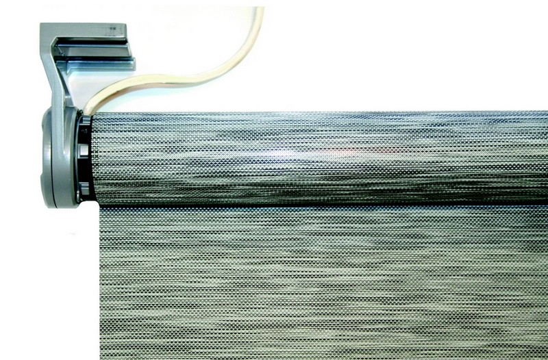 Moteur visible sur un store électrique
