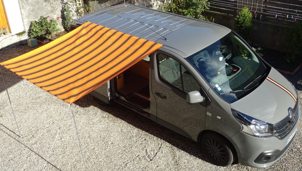 store exterieur pour camping car trafic