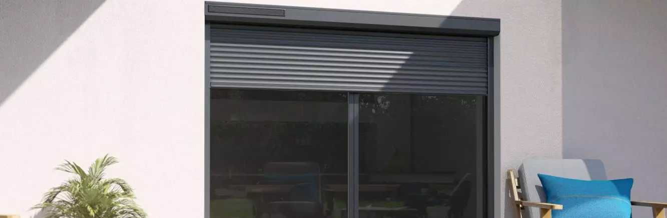 Volet roulant solaire gris anthracite