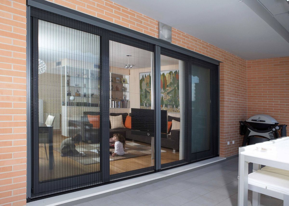 moustiquaire grande largeur avec ouverture galandage