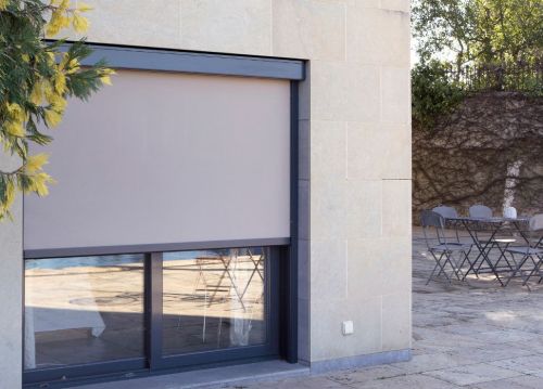 store vertical screen electrique