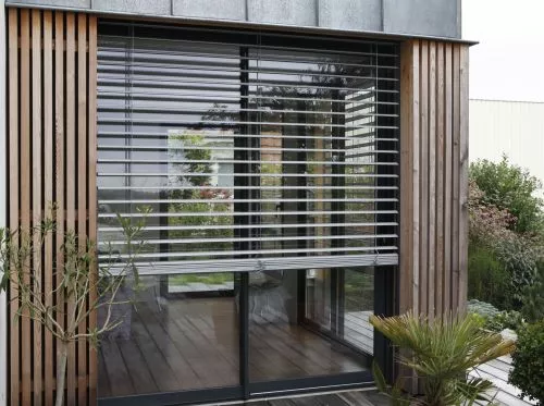 brise soleil orientable gris aluminium