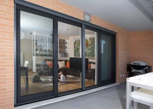 moustiquaire grande largeur avec ouverture galandage