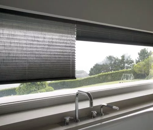 store plisse sans cordon à remontée manuelle