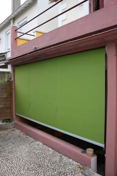 store vertical vert pomme