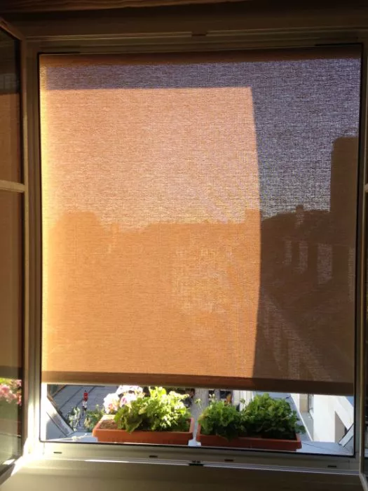 petit store vertical extérieur