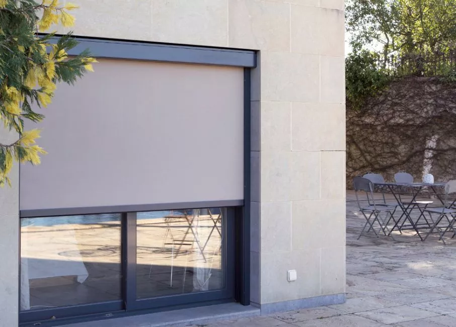 store vertical screen electrique