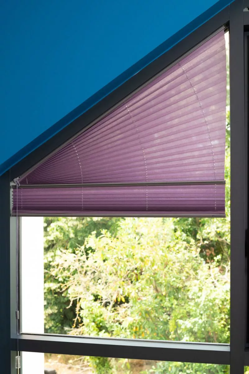 store plisse fenetre trapeze pose