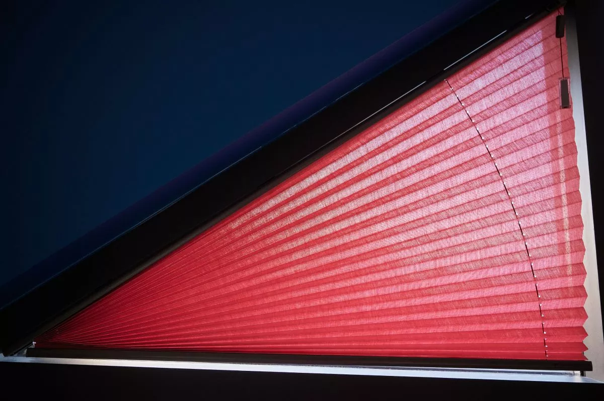 store plissé triangle