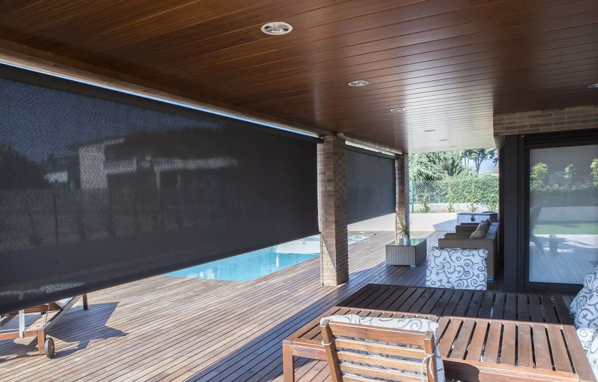 store vertical grande dimension terrasse ouverte toile