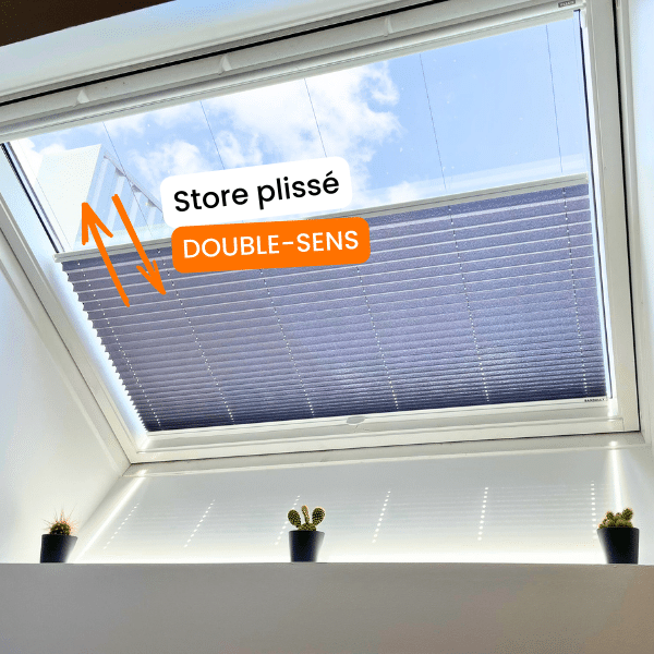 store plissé double sens gris sur un velux